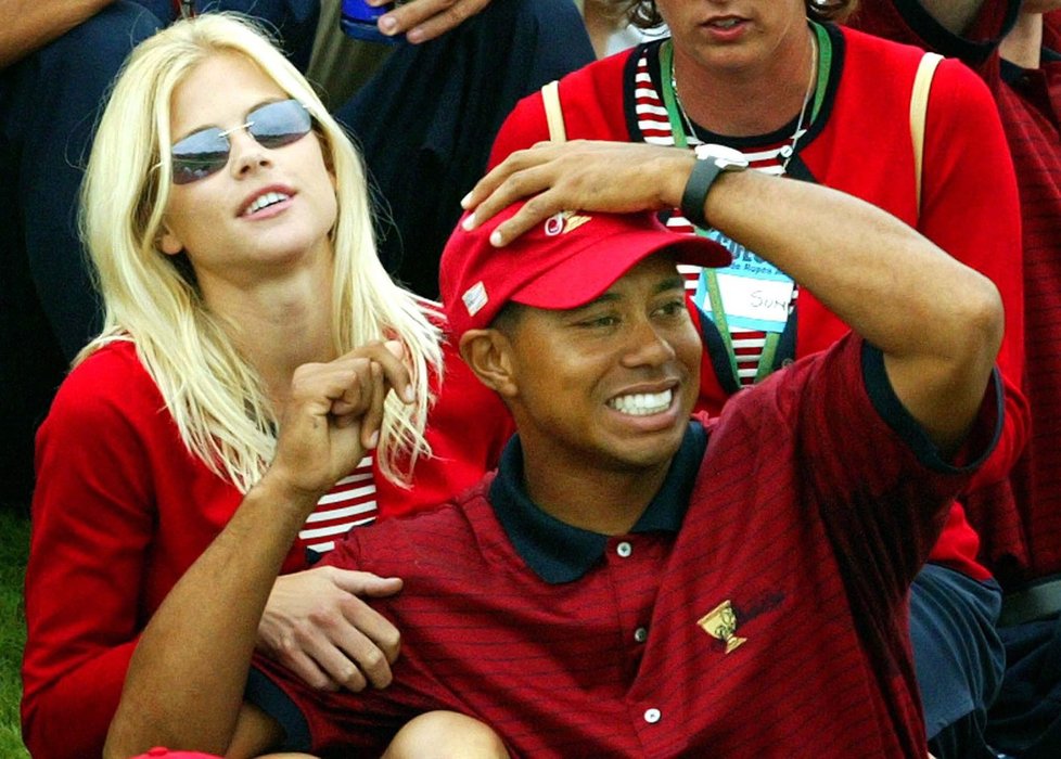 Golfista Tiger Woods s exmanželkou Elin ještě v době, kdy jim to klapalo. Teď se údajně dávají opět dohromady.