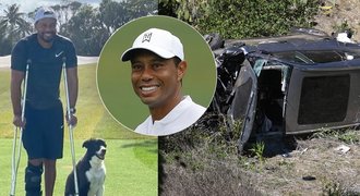 Berle a ortéza: Golfista Woods zveřejnil první fotografii po vážné autonehodě
