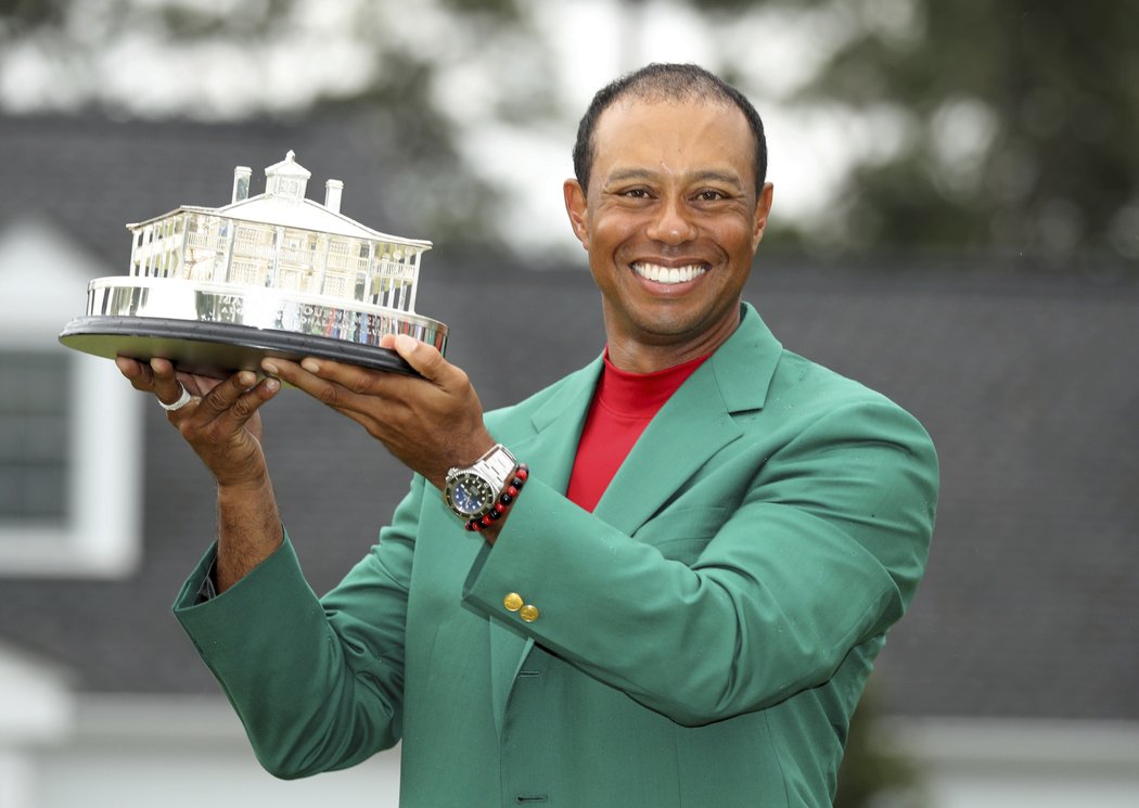 Tiger Woods s jednou z nejprestižnějších golfových trofejí