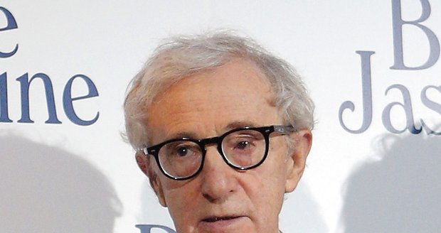 Woody Allen má potíže. Dcera ho obvinila ze sexuálního obtěžování.