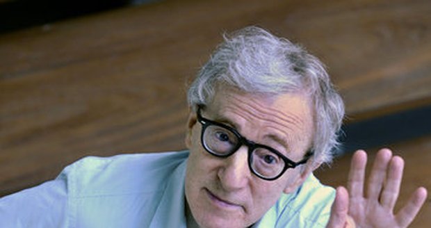 Woody Allen se na spolupráci s Carlou Bruni-Sarkozy velmi těší.