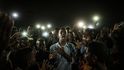 Nominace v kategorii Foto Roku a Události: AFP /Yasuyoshi Chiba -  Súdánec při projevu k demonstrantům, požadujícím požadovali ukončení třicetileté vlády diktátora Omara al-Bašíra.