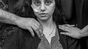 Nominace v kategorii Foto Roku a Portrét: Gazeta Wyborcza/Tomek Kaczor - Patnáctiletá arménská dívka, která se právě probudila z katatonického stavu vyvolaného takzvaným rezignačním syndromem.