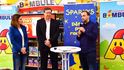Majitel největšího českého prodejce hraček Petr Homolka. (uprostřed) Majitel největšího českého prodejce hraček Petr Homolka. (uprostřed)
