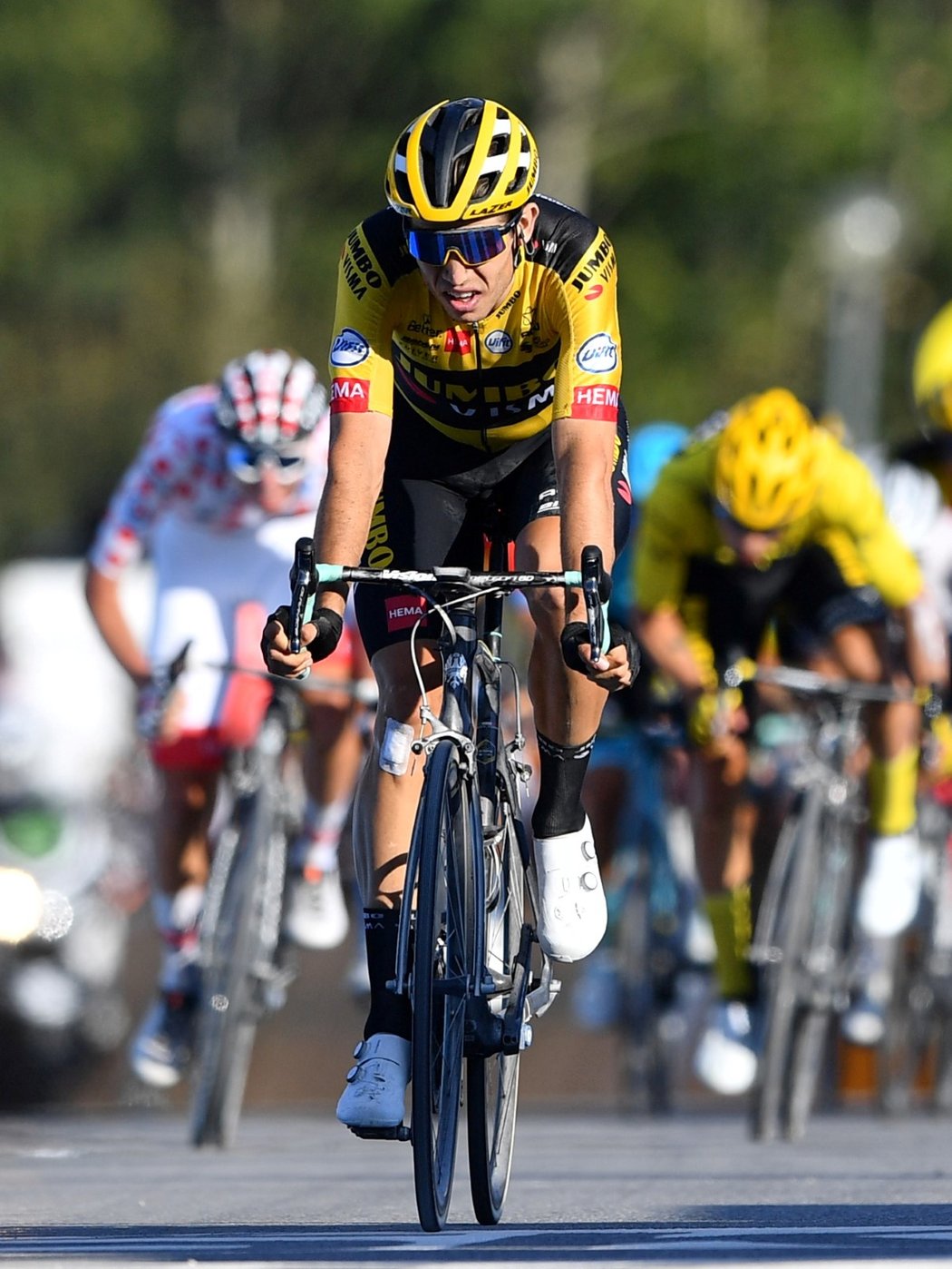 Jako třetí nakonec ve finiši 18. etapy Tour dojel Wout Van Aert