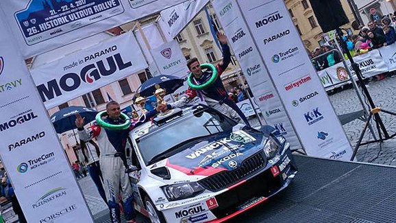 Rallye Šumava 2017: Kopecký drží žezlo