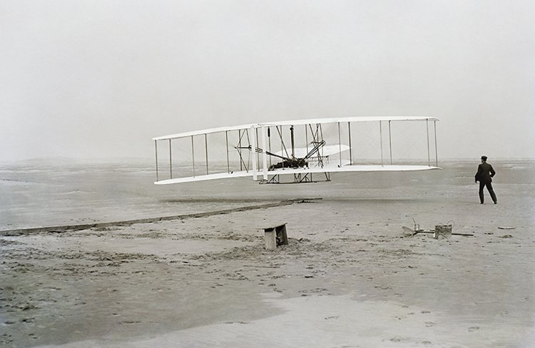 Wright Flyer: První motorové letadlo v historii postavili ho před více než sto lety bratři Wrightové