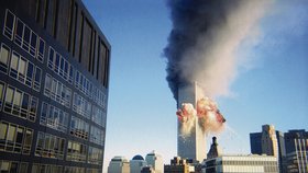 Ze záběru na hořící věž Světového obchodního centra běhá i více než osm let po tragédii mráz po zádech