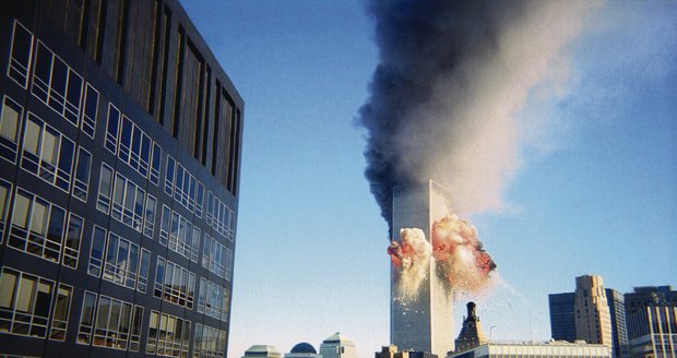 Ze záběru na hořící věž Světového obchodního centra běhá i více než osm let po tragédii mráz po zádech