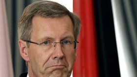 Německý prezident Wulff po skandálech rezignoval