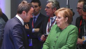 Lucemburský premiér Xavier Bettel s německou kancléřkou Merkelovou