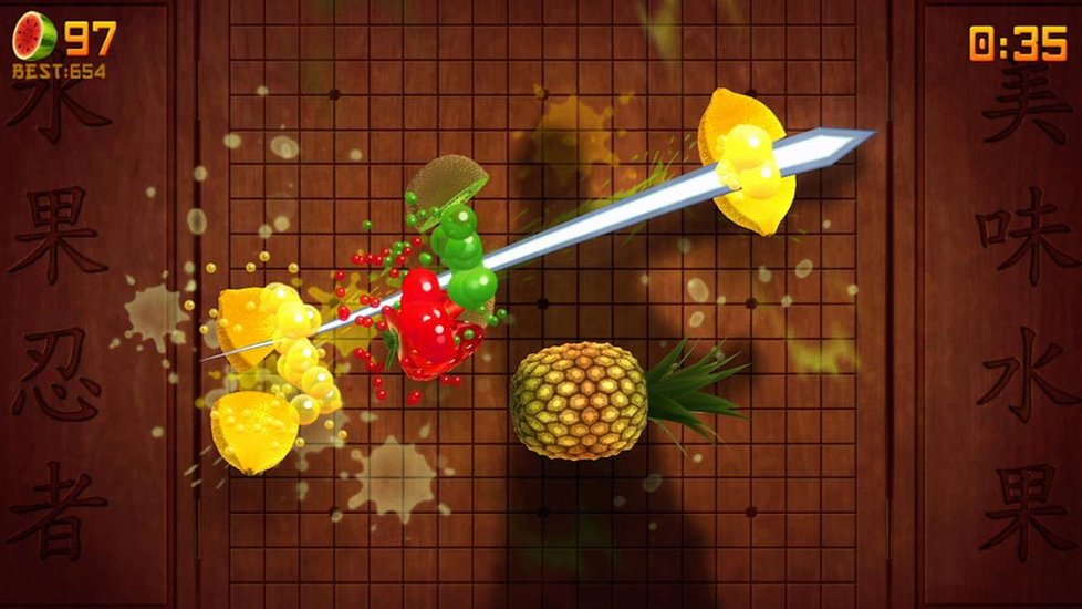 S Fruit Ninja Kinect se váš obývák promění v dojo kombinované s prodejnou zeleniny a ovoce