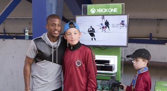 VIDEO: Fanoušci Sparty vyzvali hráče! Na Xboxu s nimi hráli NHL