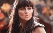 Lucy Lawless jako Xena.