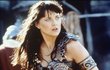 Lucy Lawless jako Xena.