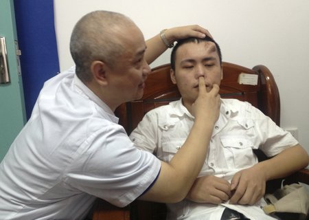 Xiaolian (22) by se již brzy měl dočkat transplantace nosu