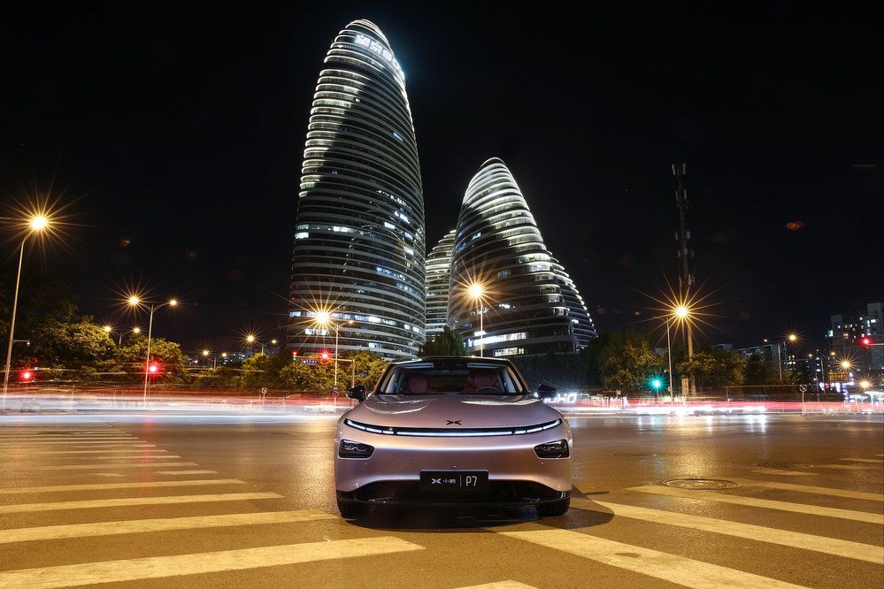 „Čínská Tesla&#34; Xpeng láká na pokročilé technologie i svěží design 