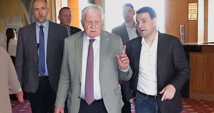 9. narozeniny XTV: Václav Klaus a Petr Macinka. (18.4.2026)