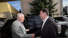 9. narozeniny XTV: Václav Klaus a Petr Macinka. (18.4.2026)