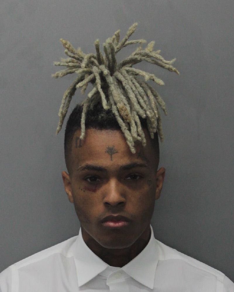 Americký rapper XXXTentacion (†20) byl zastřelen při loupežném přepadení v Miami.