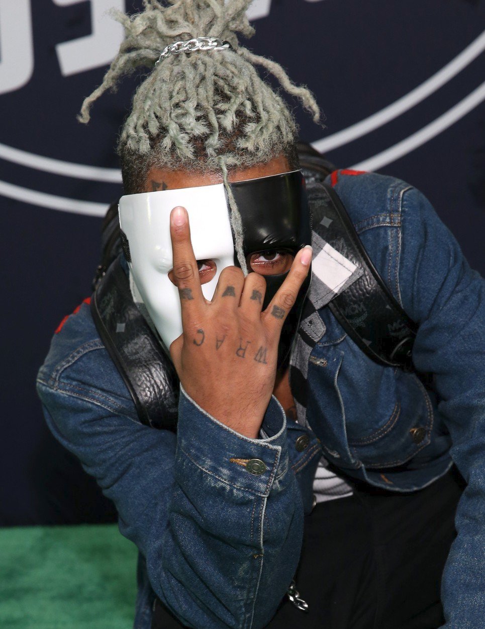 Americký rapper XXXTentacion (†20) byl zastřelen při loupežném přepadení v Miami.