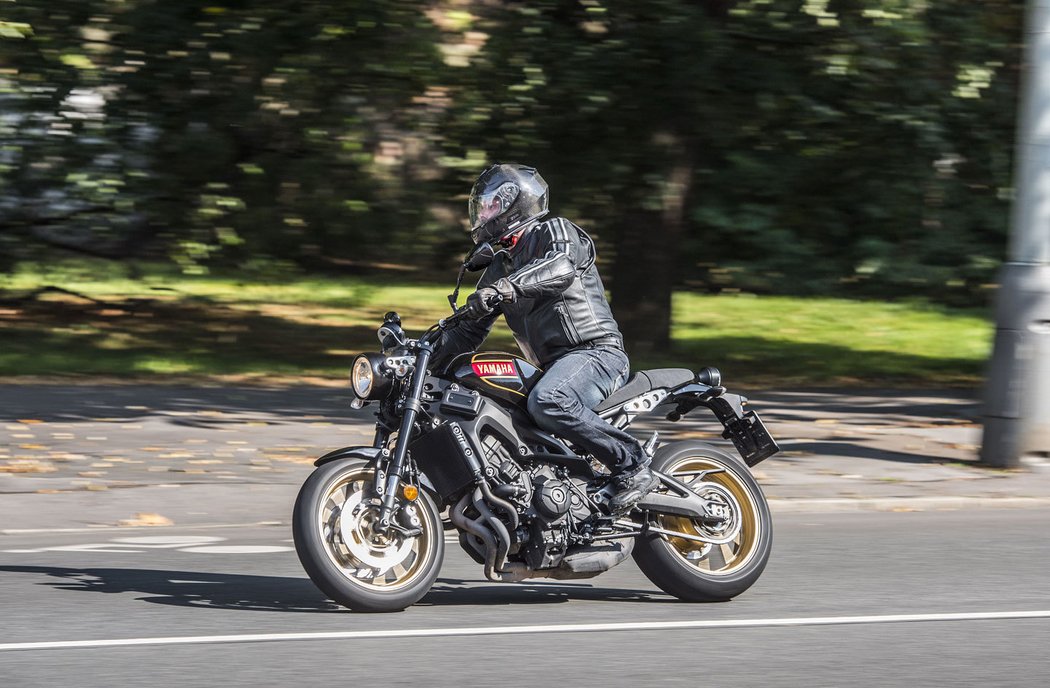 Yamaha XSR900