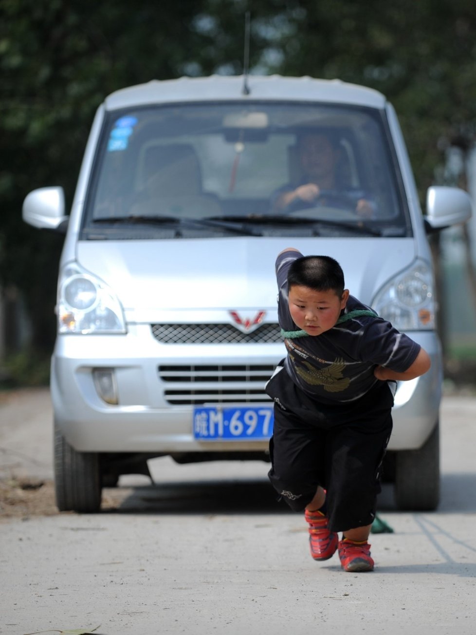 Yang utáhne i bezmála dvoutunový minivan