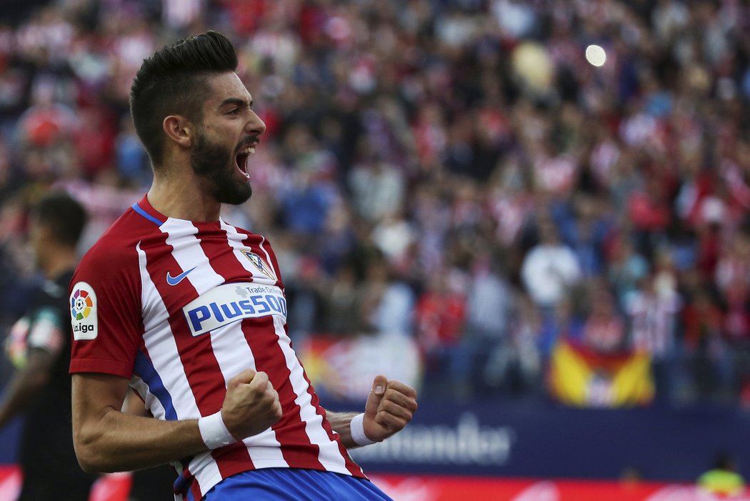 Záložník Atlétika Madrid Yannick Ferreira-Carrasco dal Granadě hattrick