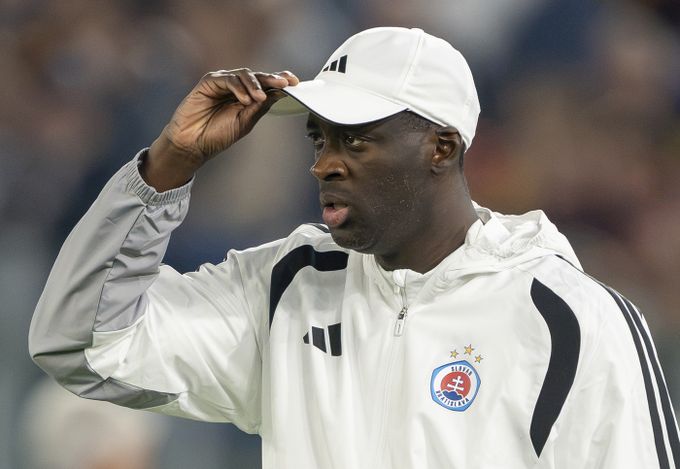 Slovan je fackovací panák. Nemůžu ale hráče mlátit a nakopat, říká Touré po dalším debaklu Slovan je fackovací panák. Nemůžu ale hráče mlátit a nakopat, říká Touré po dalším debaklu