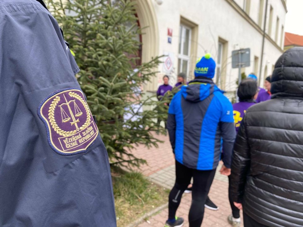 Běh Yellow Ribbon Run na podporu integrace lidí po výkonu trestu do společnosti letos odstartoval v Domově sv. Karla Boromějského