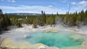 Yellowstonský národní park, oblast poblíž Norrisova gejzíru