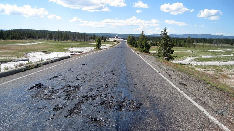 V podzemí to vře: Supervulkán v yellowstonu rozžhavil silnici