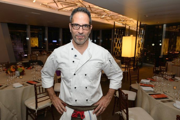 Yotam Ottolenghi. Britské nutkání vyrazit na piknik, jakmile jen trochu vysvitne slunce, prý dlouho fascinovalo i známého izraelského šéfkuchaře.