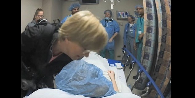 Youtuberka Courtney Elizabeth Warner před operací