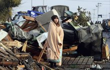 Zemětřesení v japonské Fukušimě: Rok poté! Ve městech duchů opět tepe život..