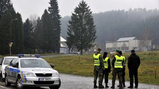 Evakuace obcí kvůli výbuchu skladu ve Vrběticích potrvá i dnes