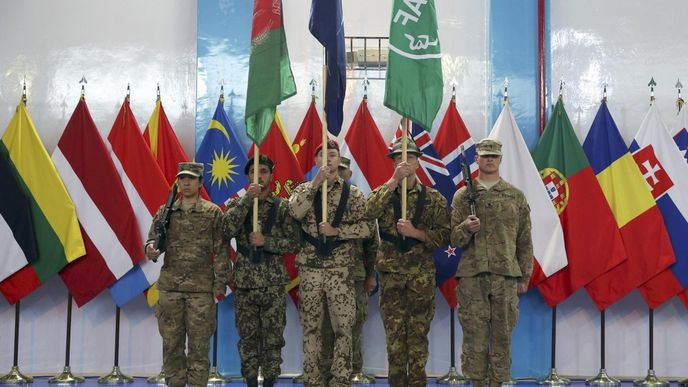 z ceremonie ukončení mise ISAF v Afghánistánu