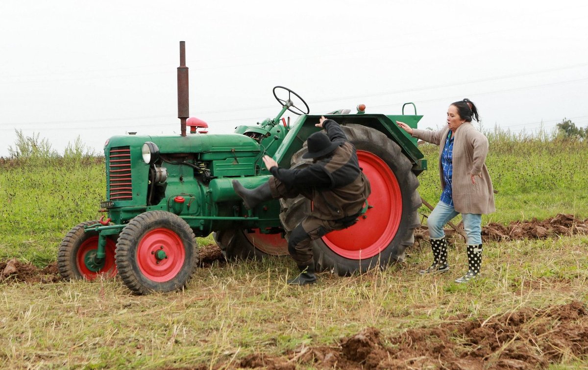 Pád z traktoru zahrál na zemi Potměšil věrohodně