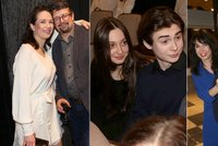 Divadelní premiéra spojuje: Tuna s Boudovou vrkali jako dvě hrdličky! A Kopta ukázal své ženy