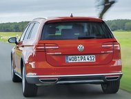 Za volantem Volkswagenu Passat Alltrack 