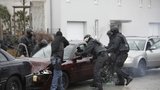 Strach ve Francii: Na ulici rozstříleli 17letého chlapce