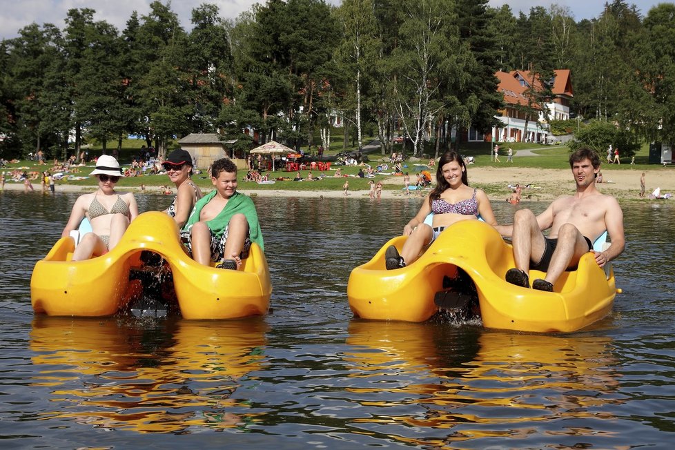 Lipno: Půjčit si tu můžete i šlapadla.