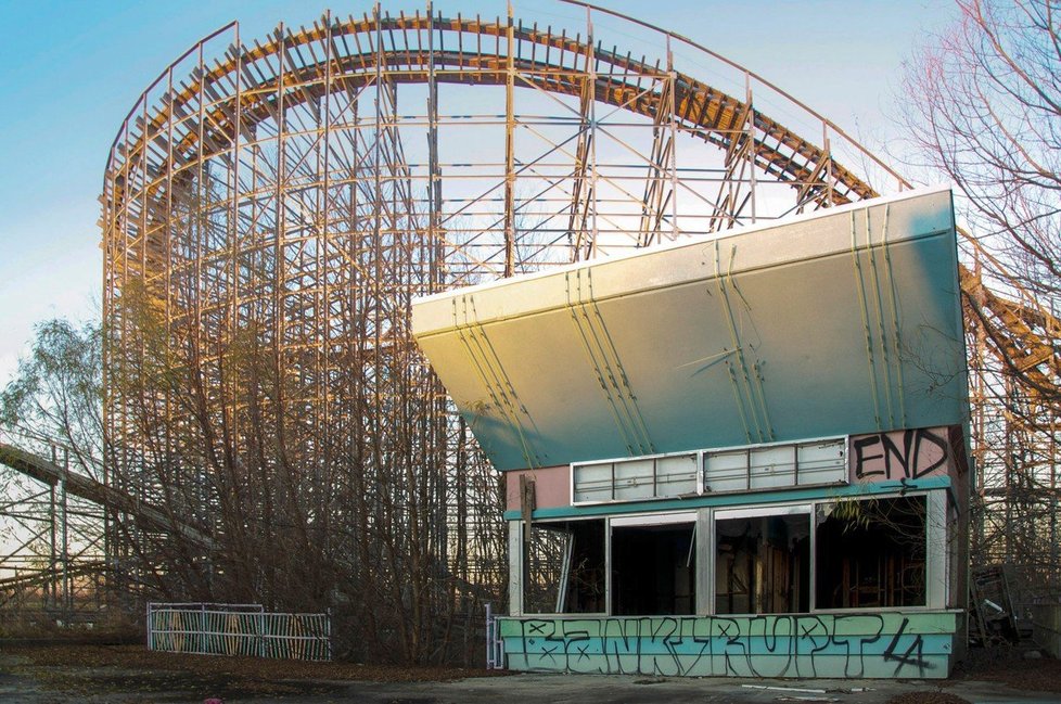 Zábavní park v New Orleans se po hurikánu Kathrina proměnil v město duchů