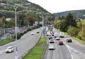 Předáním staveniště začala v Brně první etapa stavby velkého městského okruhu v úseku Žabovřeská. Stát bude přes 400 milionů korun.