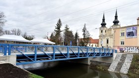 Brněnský dopravní podnik otevřel opravenou tramvajovou trať přes Zábrdovický most kolem Vojenské nemocnice. Díky otevření mostu se vrátí na své trasy tramvajové linky 2 a 3 a prakticky všechny trolejbusové a autobusové linky, které byly touto výlukou nějak dotčené. Pro vozy MHD i ostatní automobily bude most průjezdný od 30. listopadu.