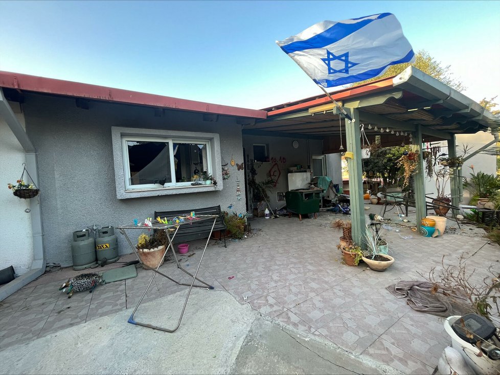 Jeden z domů z kibucu Kfar Aza, na nějž 7. října 2023 zaútočilo komando teroristů z Hamásu