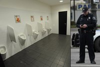 Toaletní výcvik policistů: Učí je, jak použít WC se zbraní!