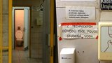 Pražské záchodky v roce 2015: Neteče teplá, kliku nenajdete