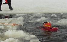 Studenti prošli kurzem přežití na drsné Šumavě: Zachránil svého zachránce!