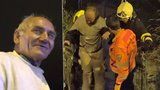 Policisté v noci tahali z Vltavy muže v pyžamu. Život mu zachránil bezdomovec